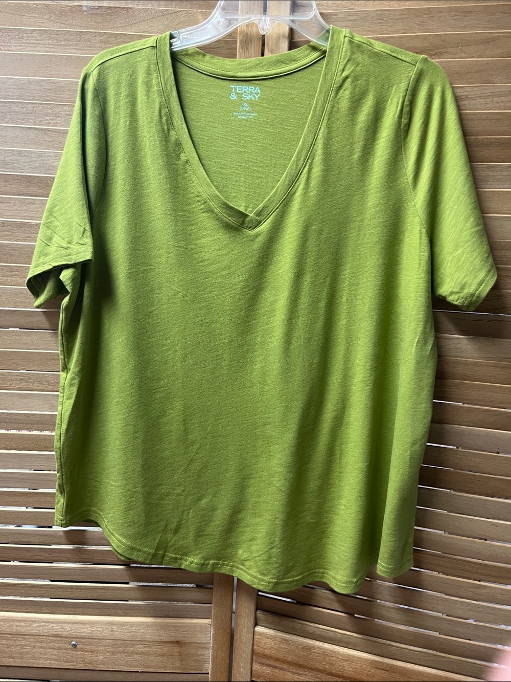 Terra & Sky V-Neck Short Sleeve Tee in Olive